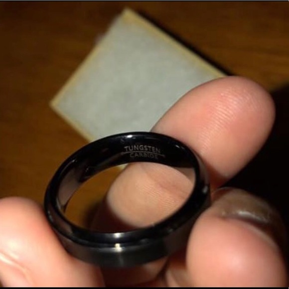 Men’s tungsten ring - Picture 3 of 3